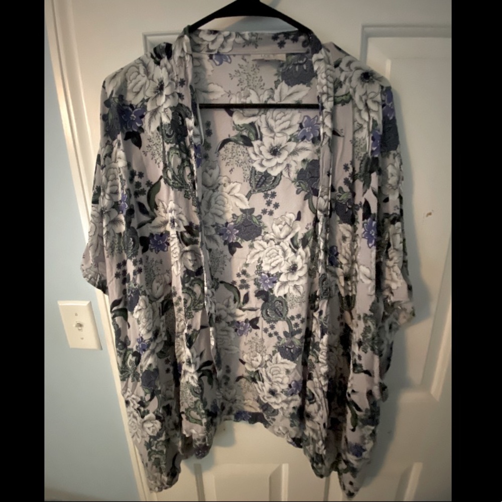 Loft purple floral kimono/ shawl